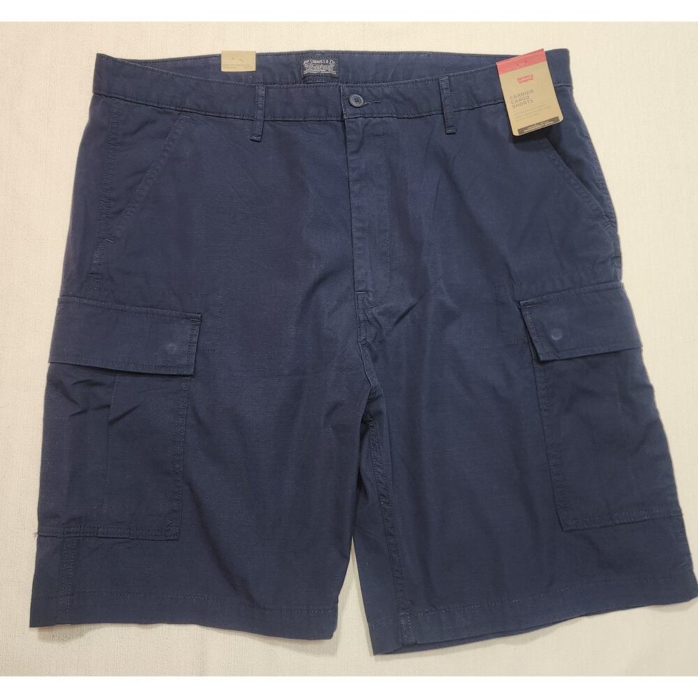 Levi's carrier cargo shorts men large Waist 40'' length 22.5''